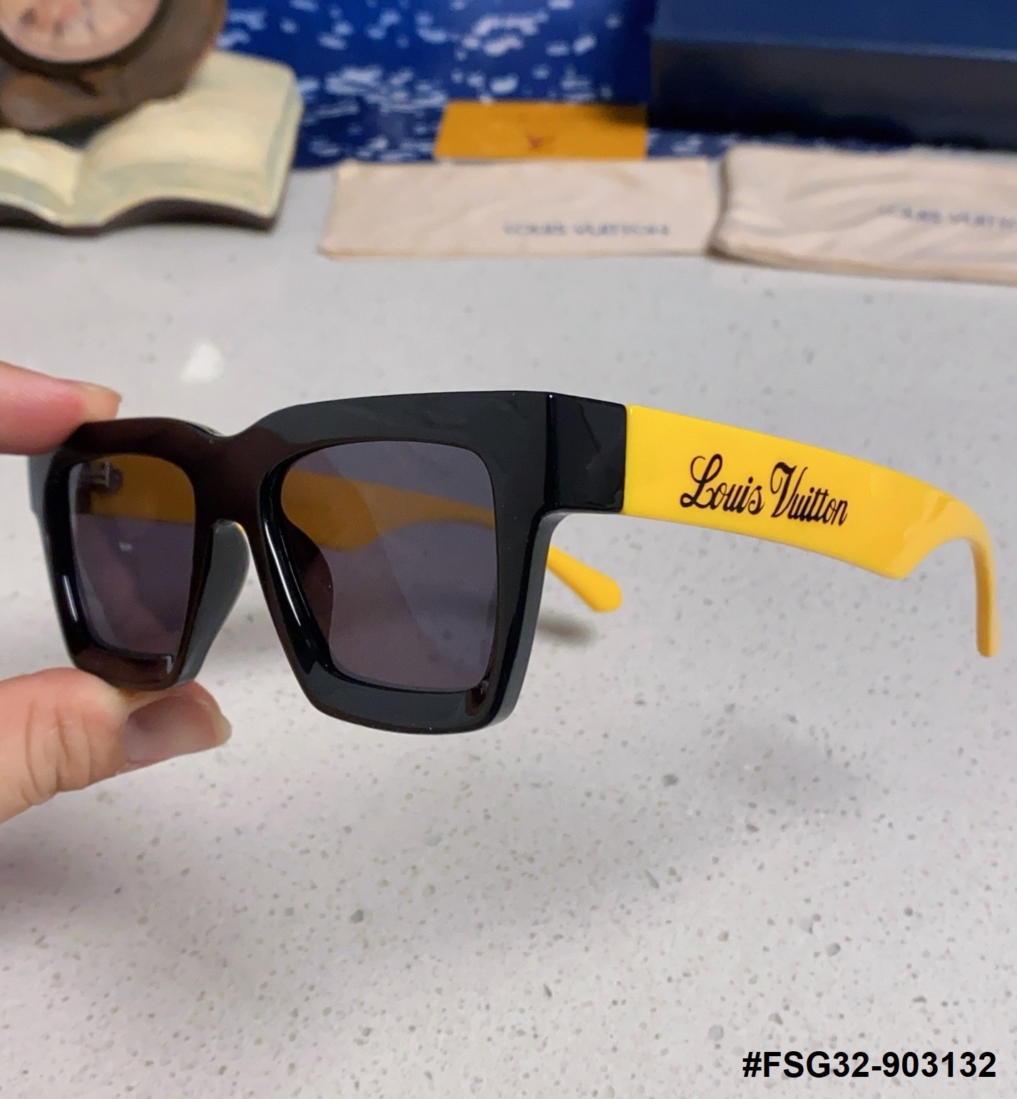 FSG32 | Louis Vuitton  SunGlass (903132-P80)