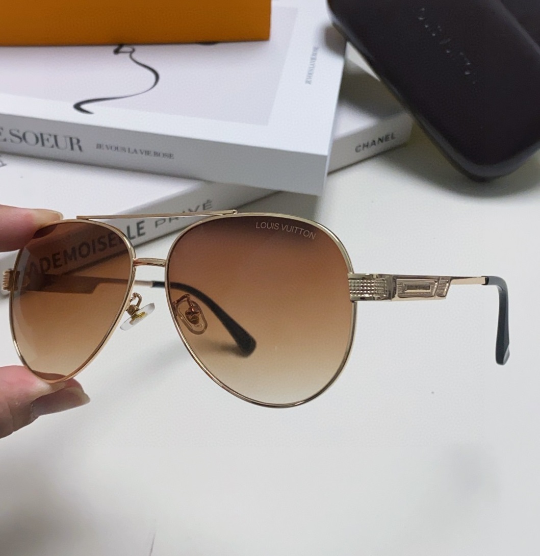 FSG49 |   LOUIS VUITTON SunGlass (903320-P80)